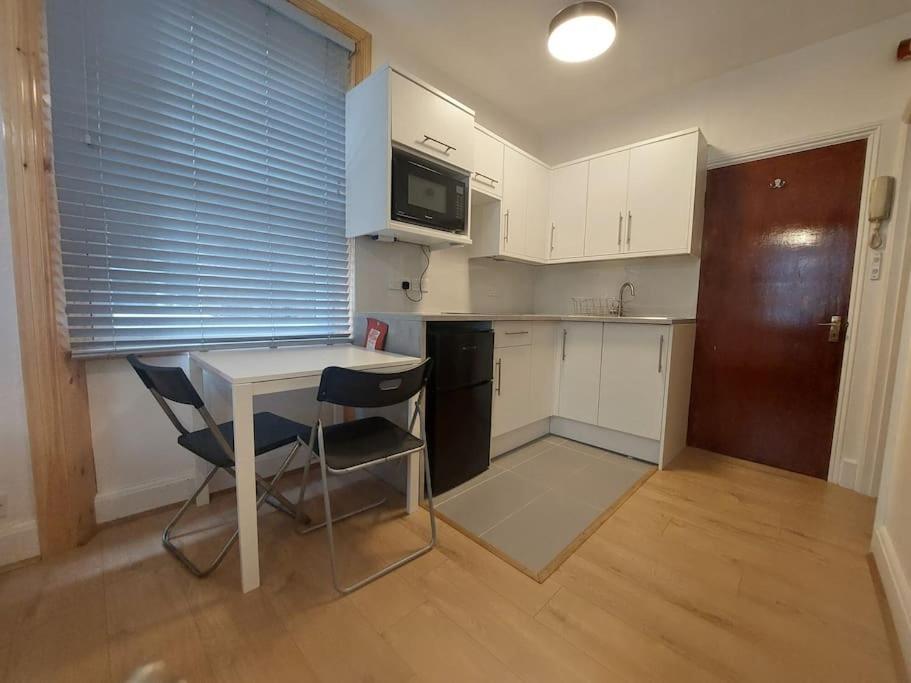 Newly Refurbished Studio Londres Exterior foto